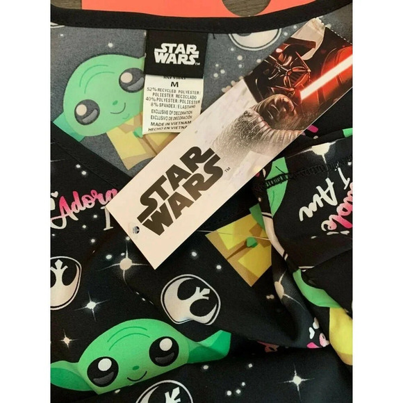 Star Wars M Black-Green Yoda Graphic V-Neckline Pockets Short Sleeve Lounge Tee - Picture 6 of 6